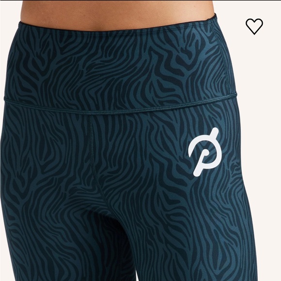 Peloton Cadent High-Rise Reversible Zebra Print Legging Black/Blue size Medium - Picture 4 of 16